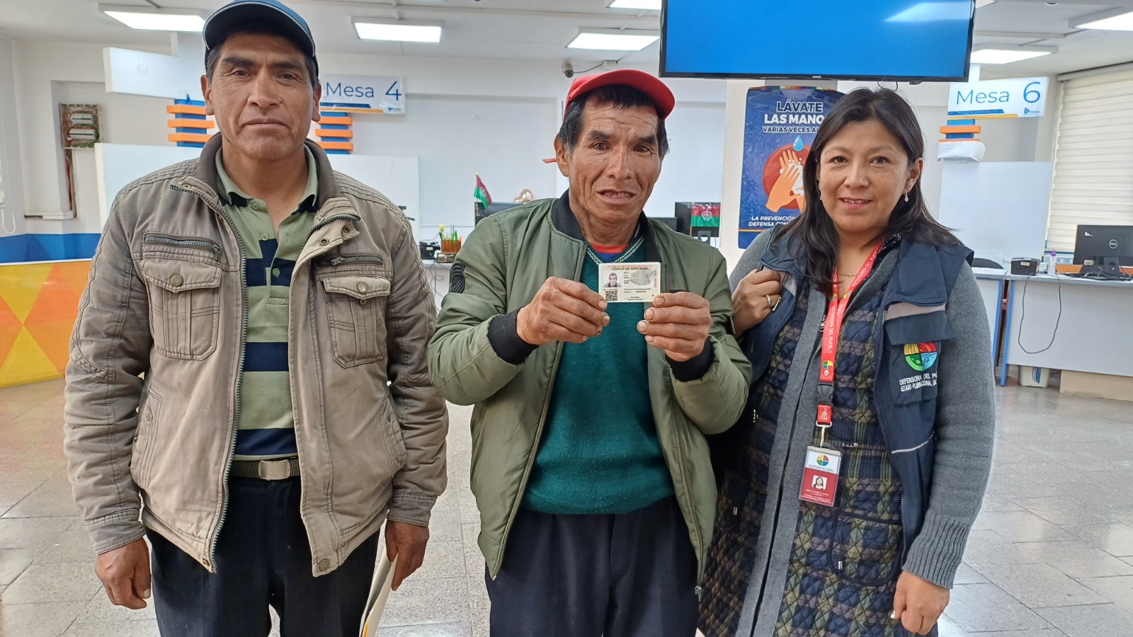 La Paz: Defensoría del Pueblo gestionó que una persona adulta mayor del municipio de Chuma obtenga su certificado de nacimiento y cédula de identidad
