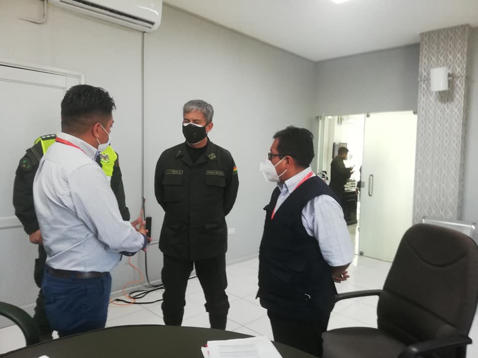 DEFENSORÍA DEL PUEBLO Y EL COMANDO DEPARTAMENTAL DE LA POLICÍA DE SANTA CRUZ,  COORDINAN ACCIONES INTERINSTITUCIONALES