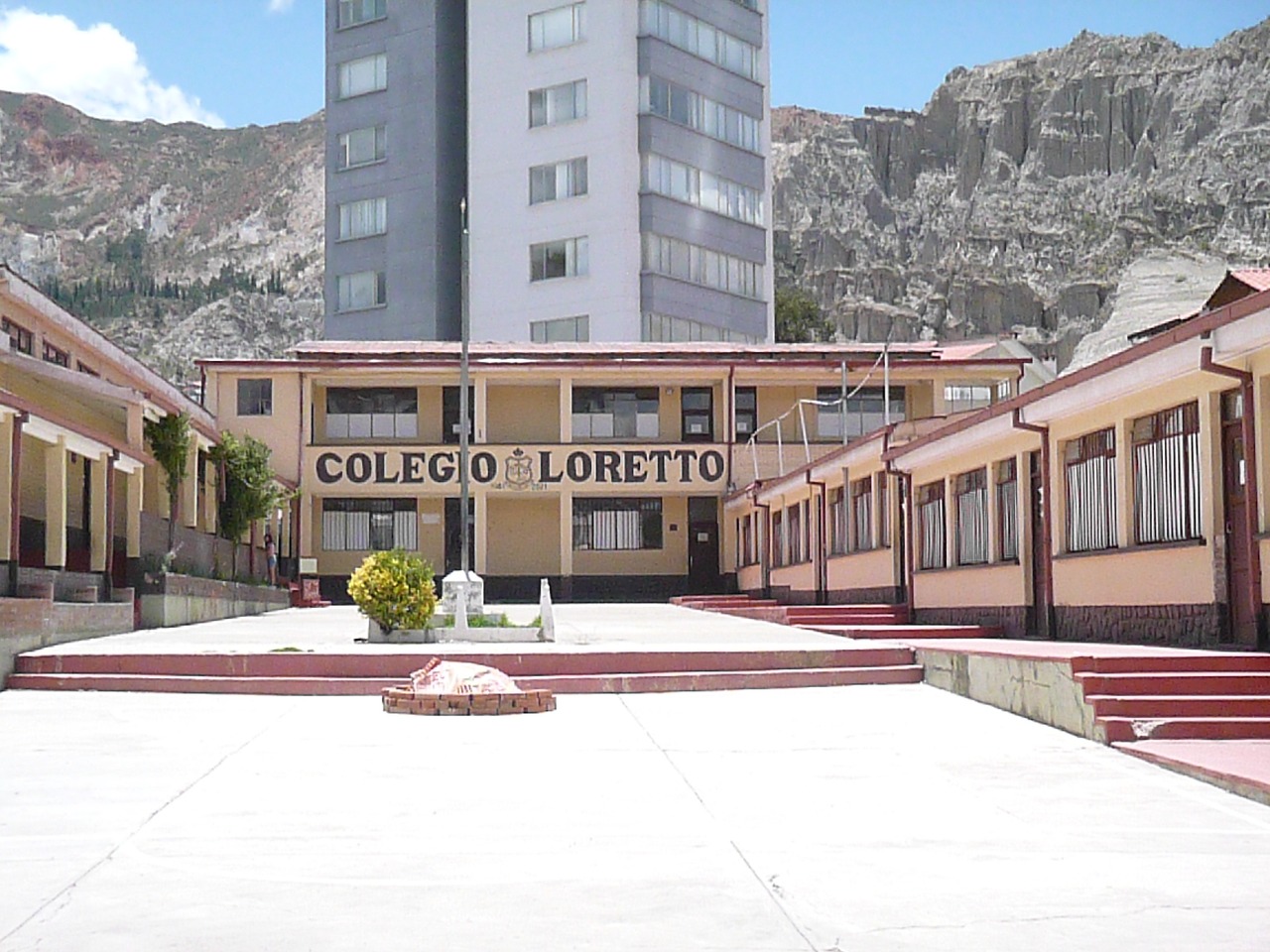 Defensoría del Pueblo coadyuvó en la emisión de Resolución Administrativa que autoriza el funcionamiento legal del Colegio Loreto