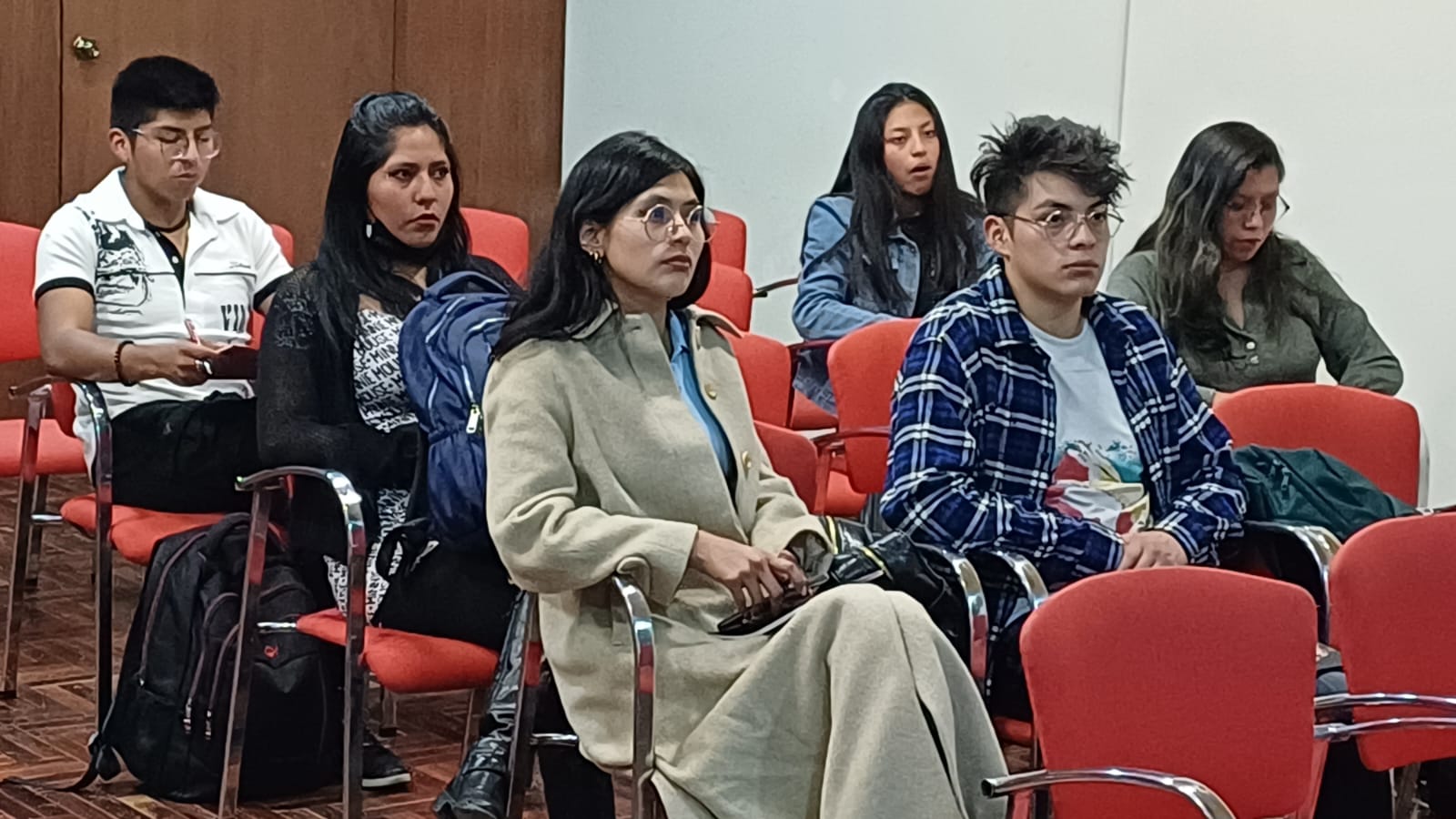 Delegación Defensorial Departamental La Paz desarrolló el taller “Convivencia Pacífica” con estudiantes universitarios de la ciudad de La Paz
