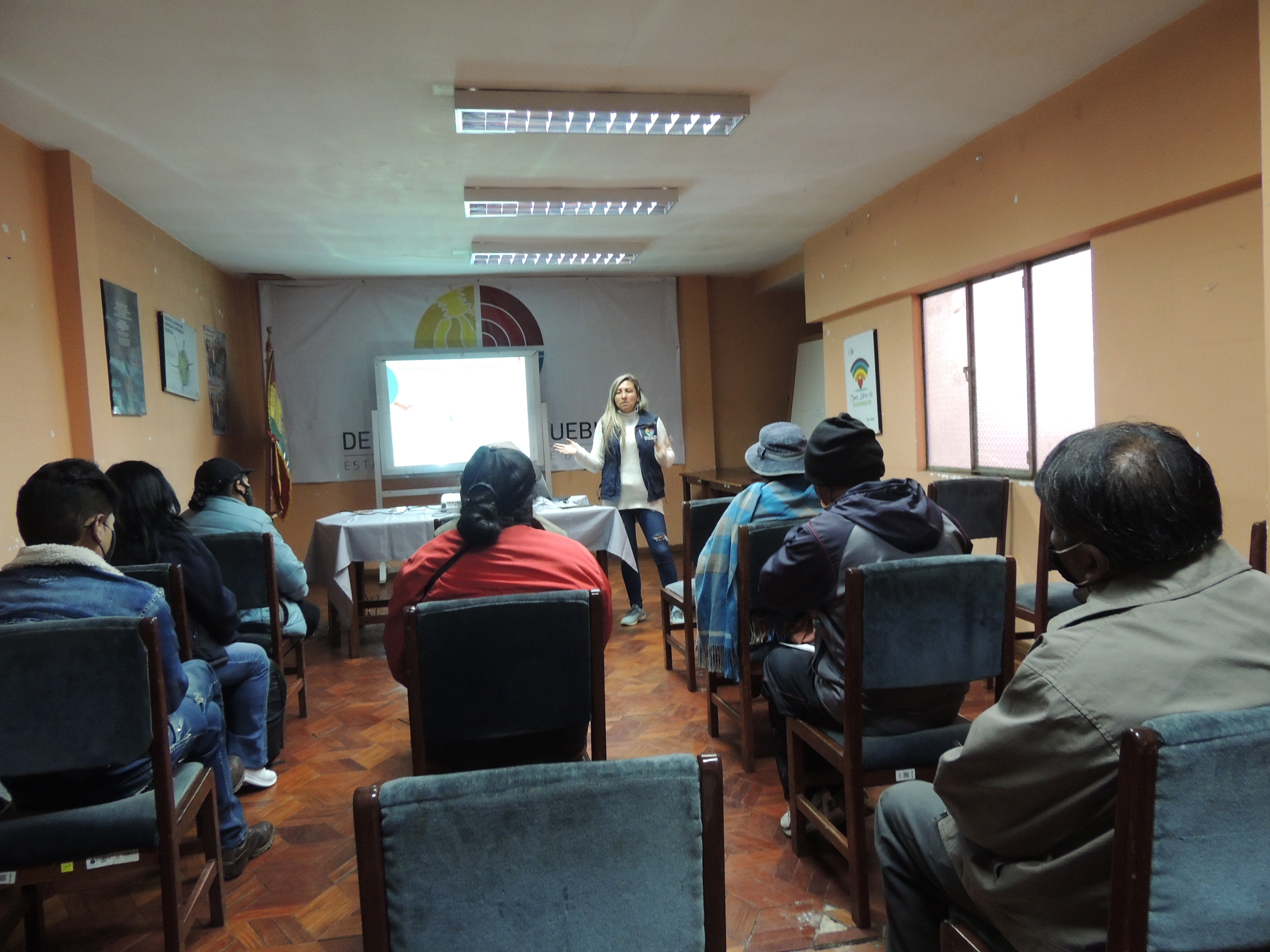 Defensoría del Pueblo socializa normativas de los Derechos Humanos con las Junta Escolares de El Alto