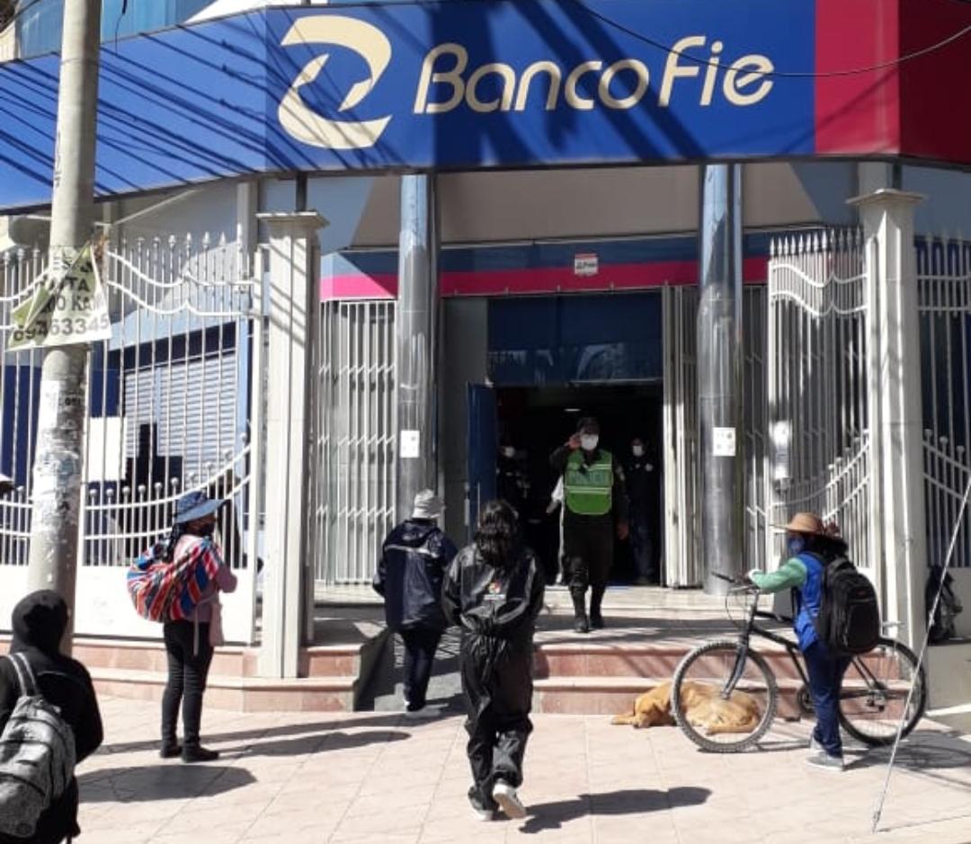 Defensoría del Pueblo precauteló la adecuada atención en entidades financieras de Cochabamba