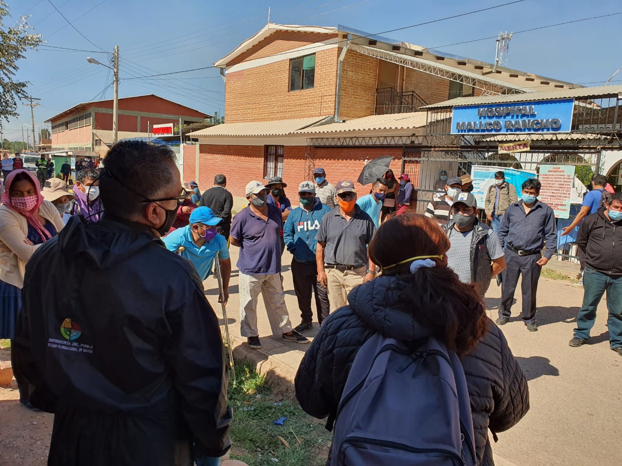 Defensoría del Pueblo levanta bloqueo y defiende el trabajo de médicos del centro de salud Mallco Rancho en Sipe Sipe