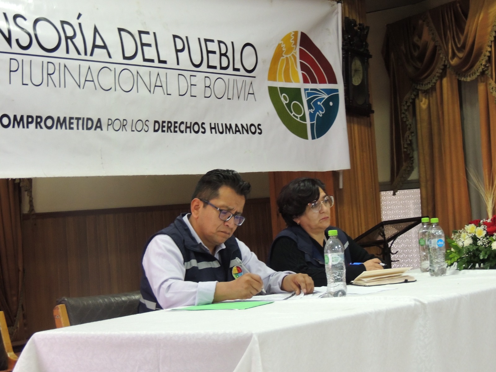 En audiencia pública en Potosí, Defensor del Pueblo recibe denuncias de discriminación y falencias en la atención médica hacia personas con discapacidad Más de 70 personas e instituciones participaron de la audiencia pública defensorial.