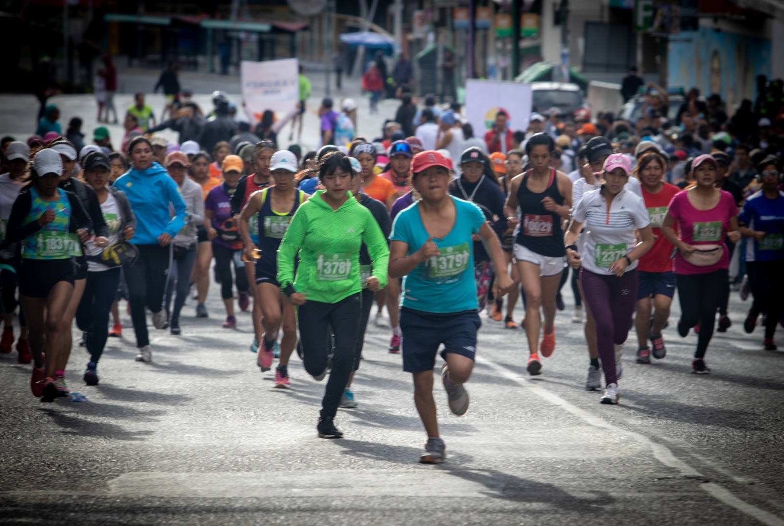 Más de un millar de atletas llevaron en alto los derechos humanos durante la Carrera Pedestre 10K