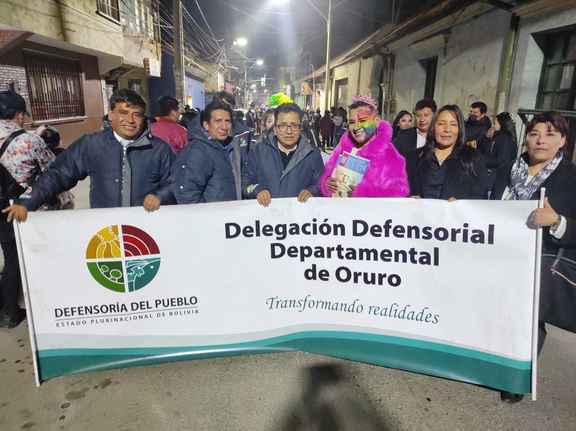 Población LGBTIQ+ en Oruro recibe el apoyo del Defensor del Pueblo, quien se suma a su marcha