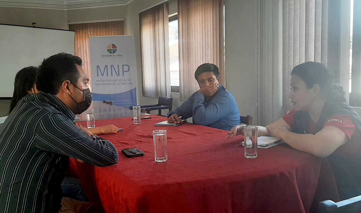 Tarija: Delegada Defensorial y Director de Régimen Penitenciario acuerdan fortalecer trabajo en beneficio de personas privadas de libertad